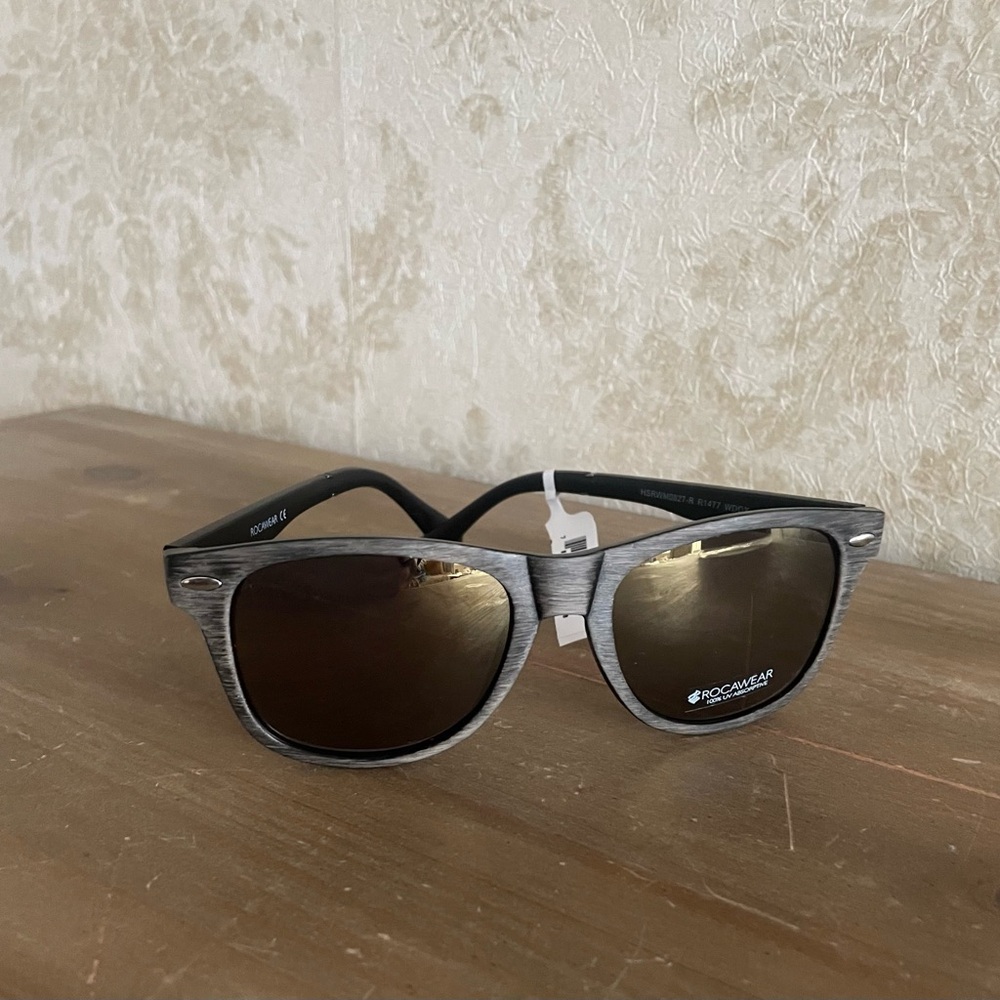BNWT Rocawear Grey and Black Sunglasses